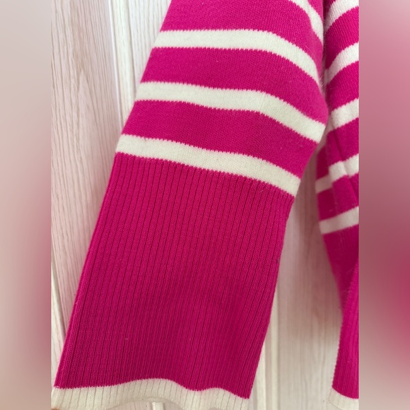 Pink & White Striped Turtleneck Sweater – Relaxed Fit - Picture 2 of 4